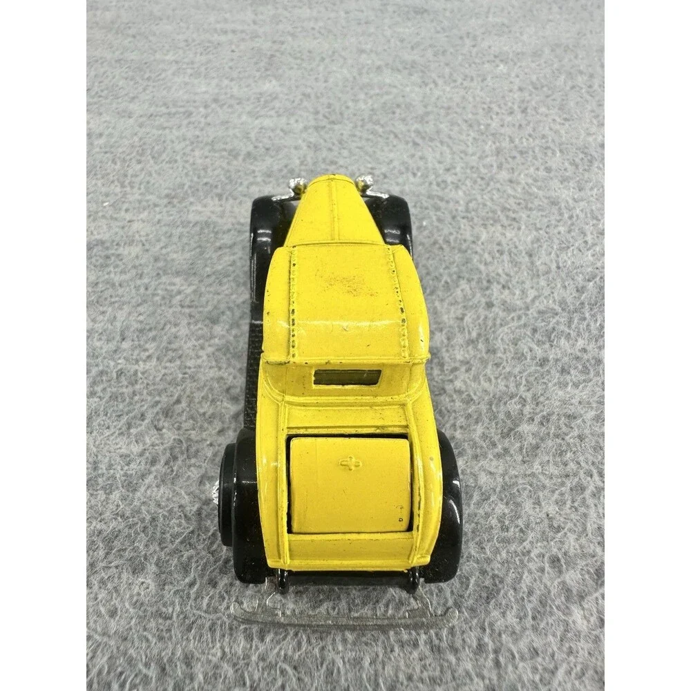 ROAD CHAMPS Ford Red Model A Rumble Seat Roadster Yellow Car T5